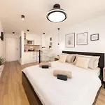 Apartment Ponderosa With Pool & View, 124 *